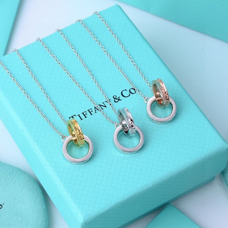 18K Tiffany 1837 Interlocking Circles Pendant Necklace