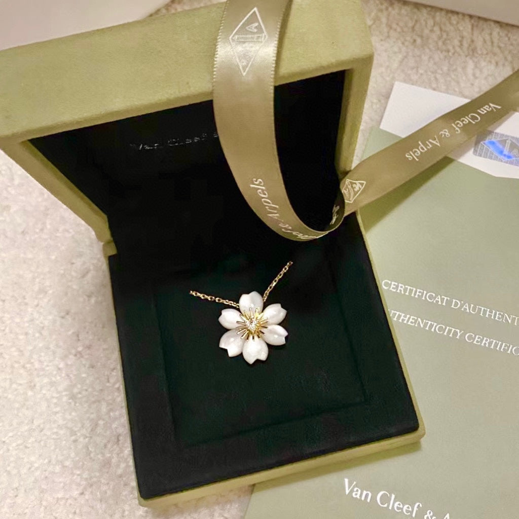 18K Rose De Noel Clip Pendant Necklace