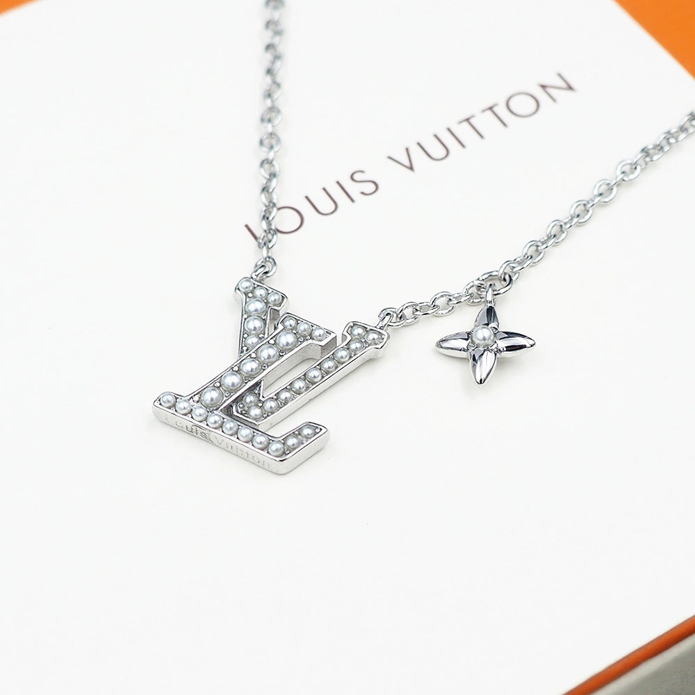18K Louis Vuitton Iconic Pearls Necklace